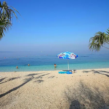 아파트 Downtown Deluxe 오미스