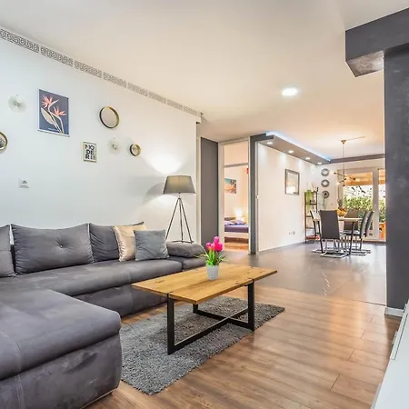 Lägenhet Downtown Deluxe Omiš