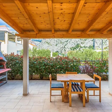 Downtown Deluxe * Omiš