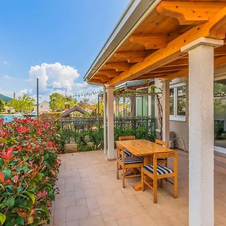 Lägenhet Downtown Deluxe Omiš