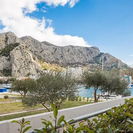 Lägenhet Downtown Deluxe Omiš